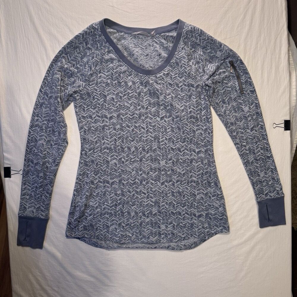 Athleta Long Sleeve Shirt With Thumb Holes And Zip Arm Pocket Women’s Small